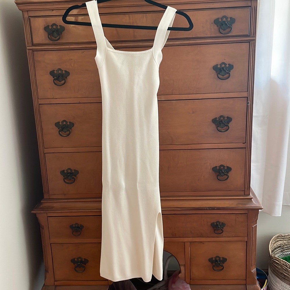 Abercrombie & Fitch 2021 criss cross back dress